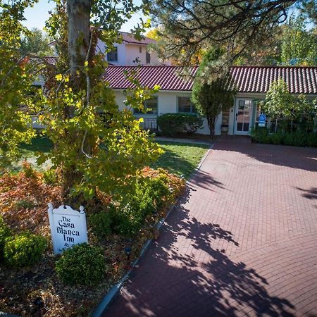 Casa Blanca Inn And Suites Фармингтън Екстериор снимка
