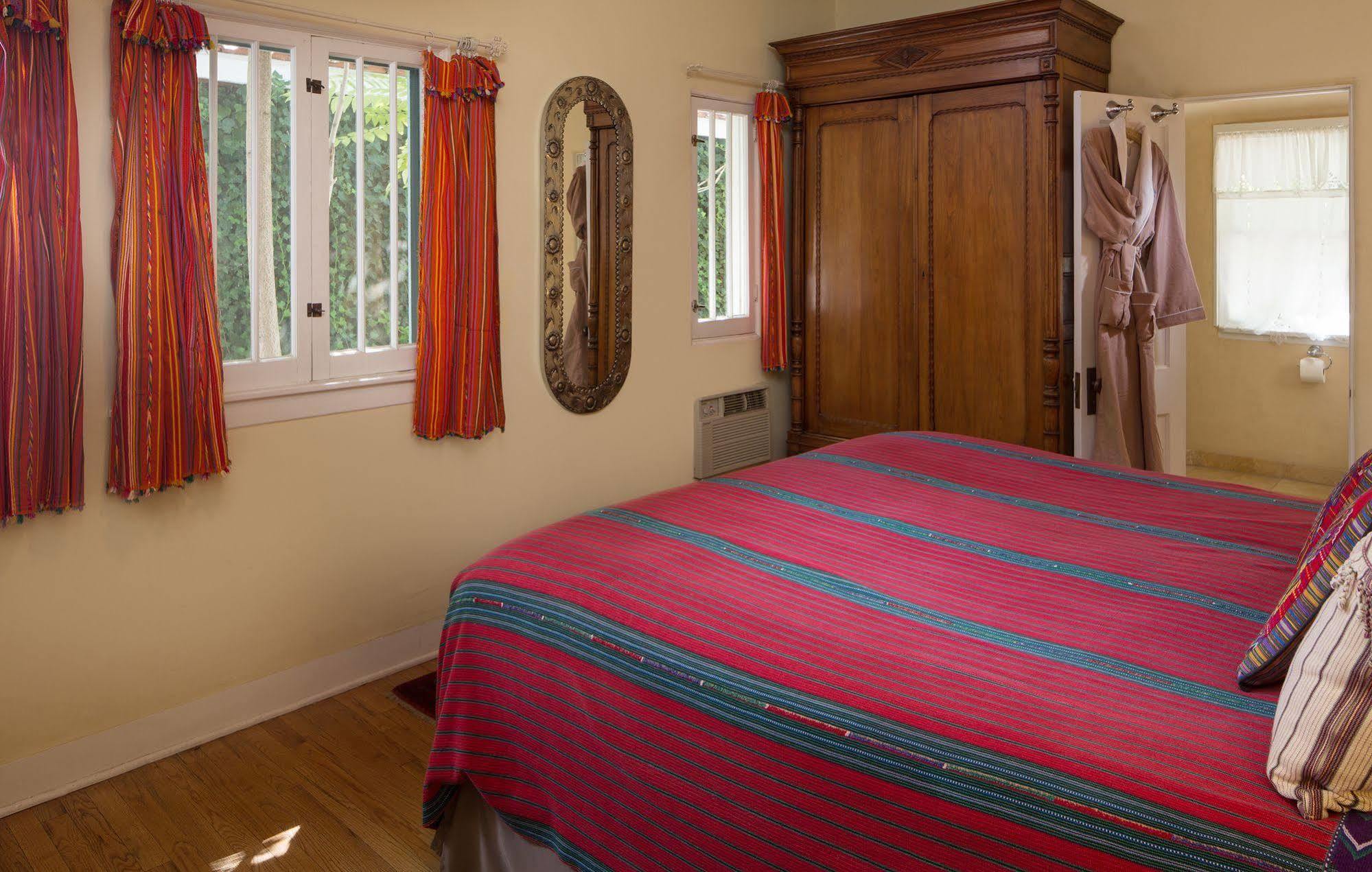 Casa Blanca Inn And Suites Фармингтън Екстериор снимка
