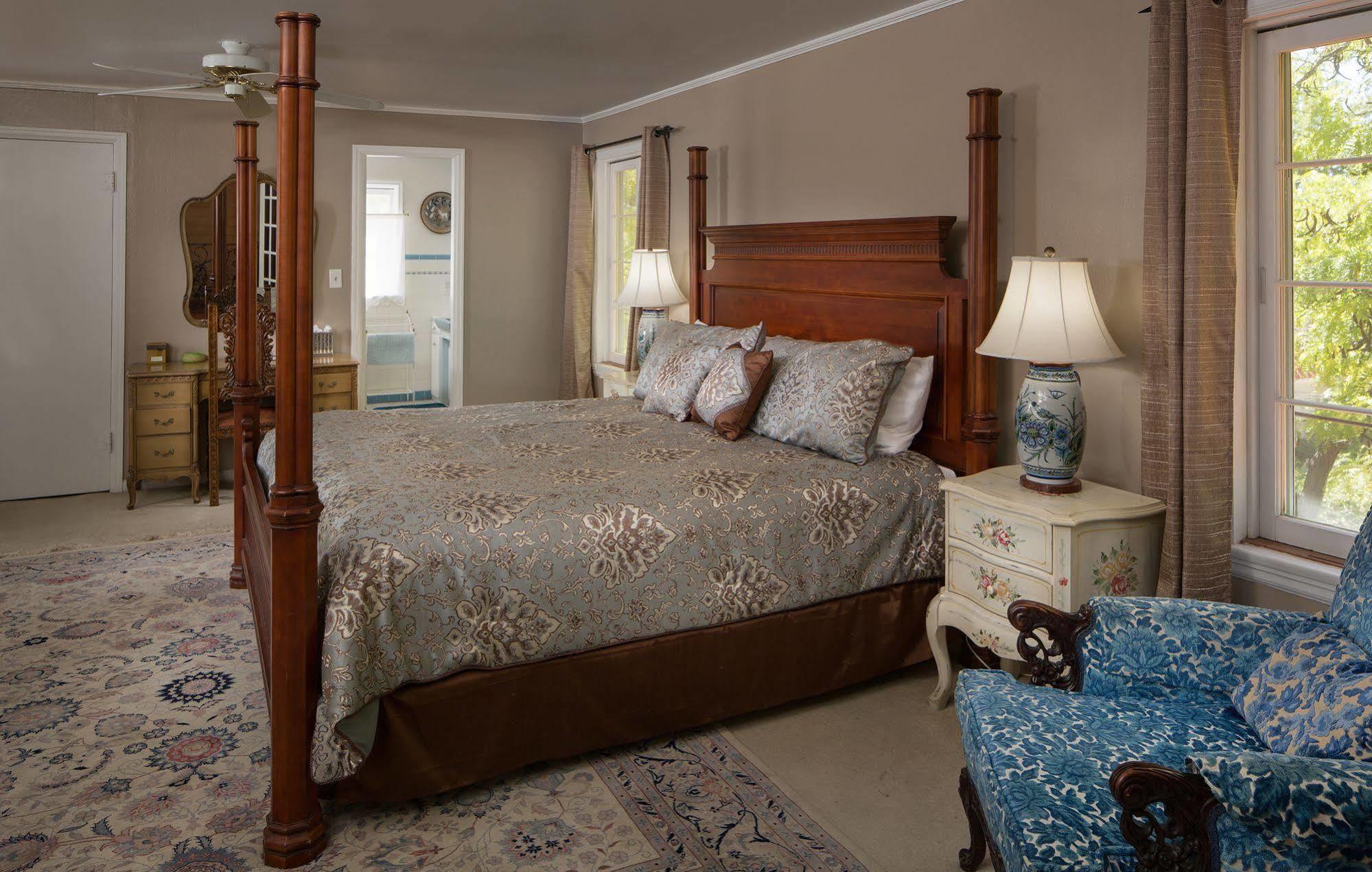 Casa Blanca Inn And Suites Фармингтън Екстериор снимка