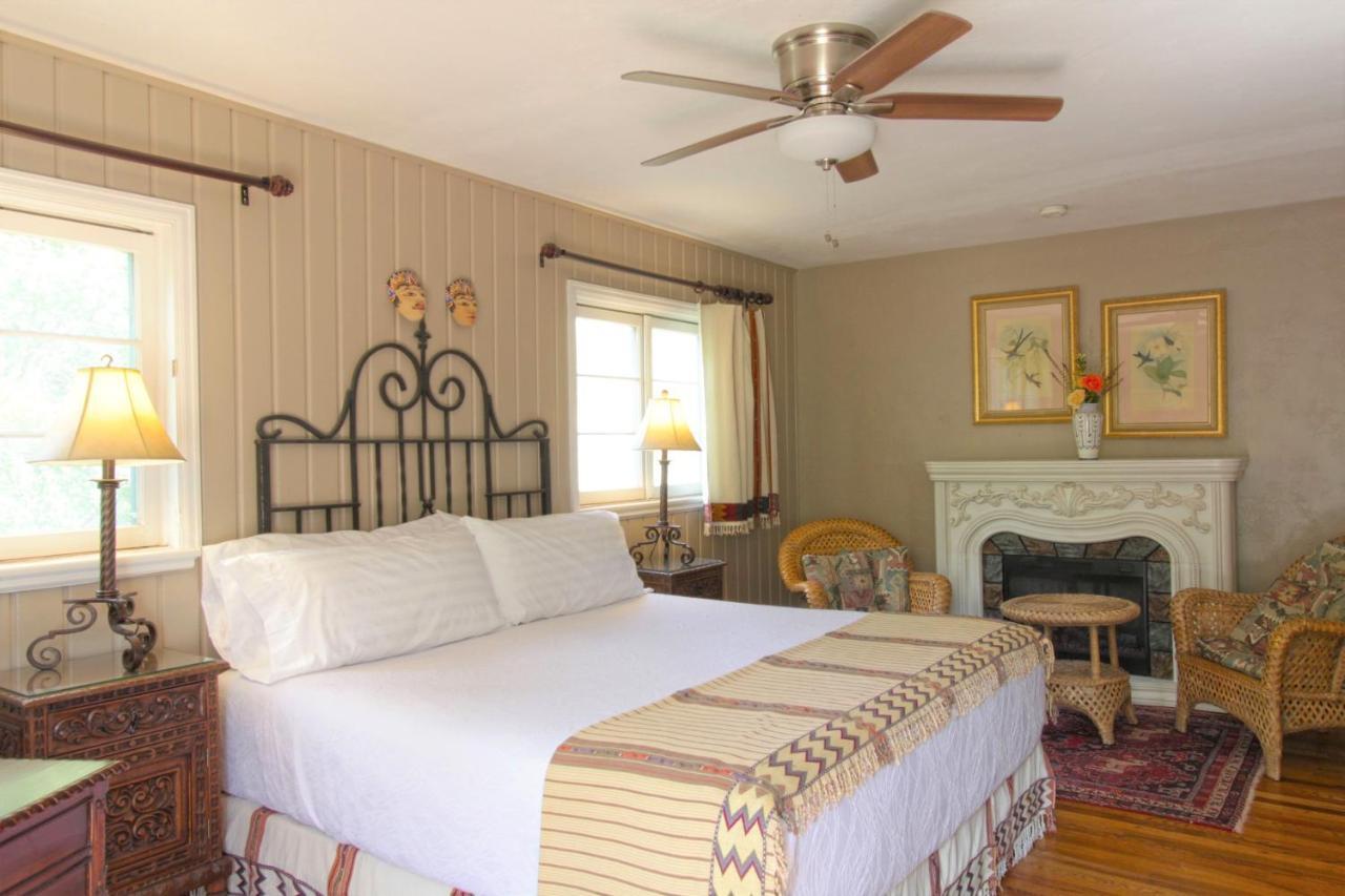 Casa Blanca Inn And Suites Фармингтън Екстериор снимка