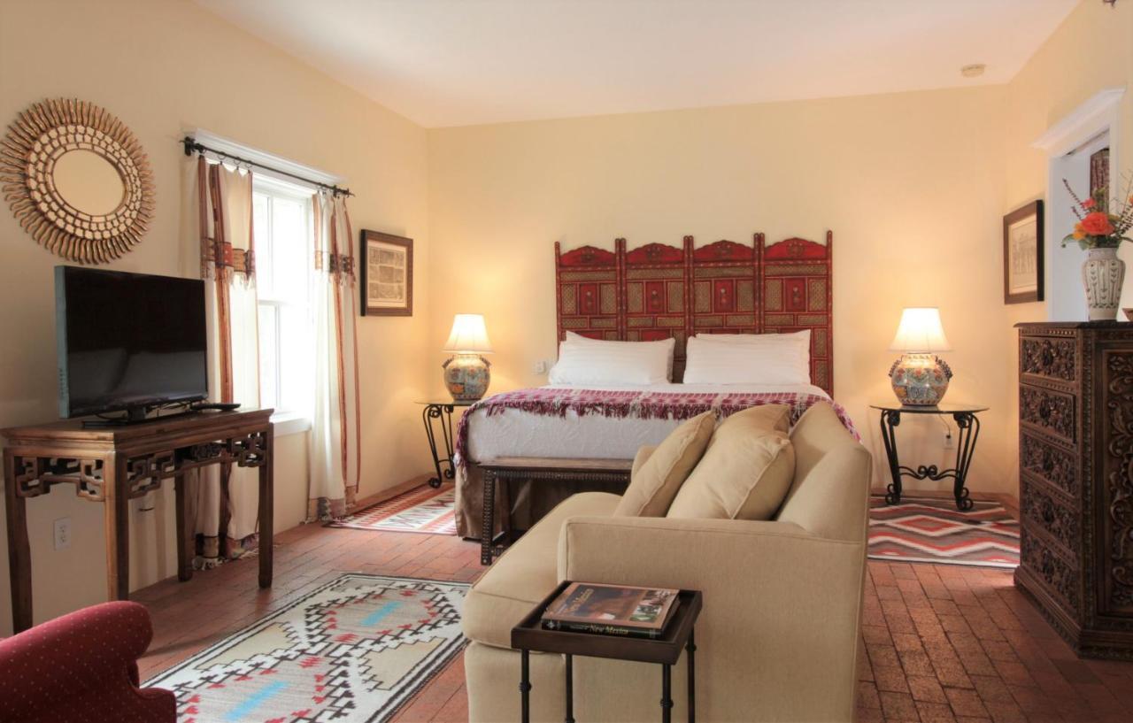 Casa Blanca Inn And Suites Фармингтън Екстериор снимка