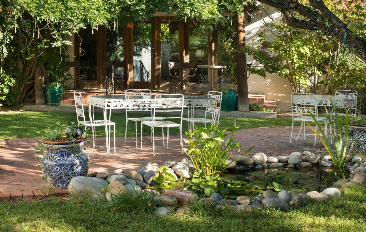 Casa Blanca Inn And Suites Фармингтън Екстериор снимка