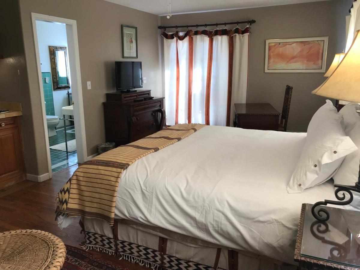 Casa Blanca Inn And Suites Фармингтън Екстериор снимка