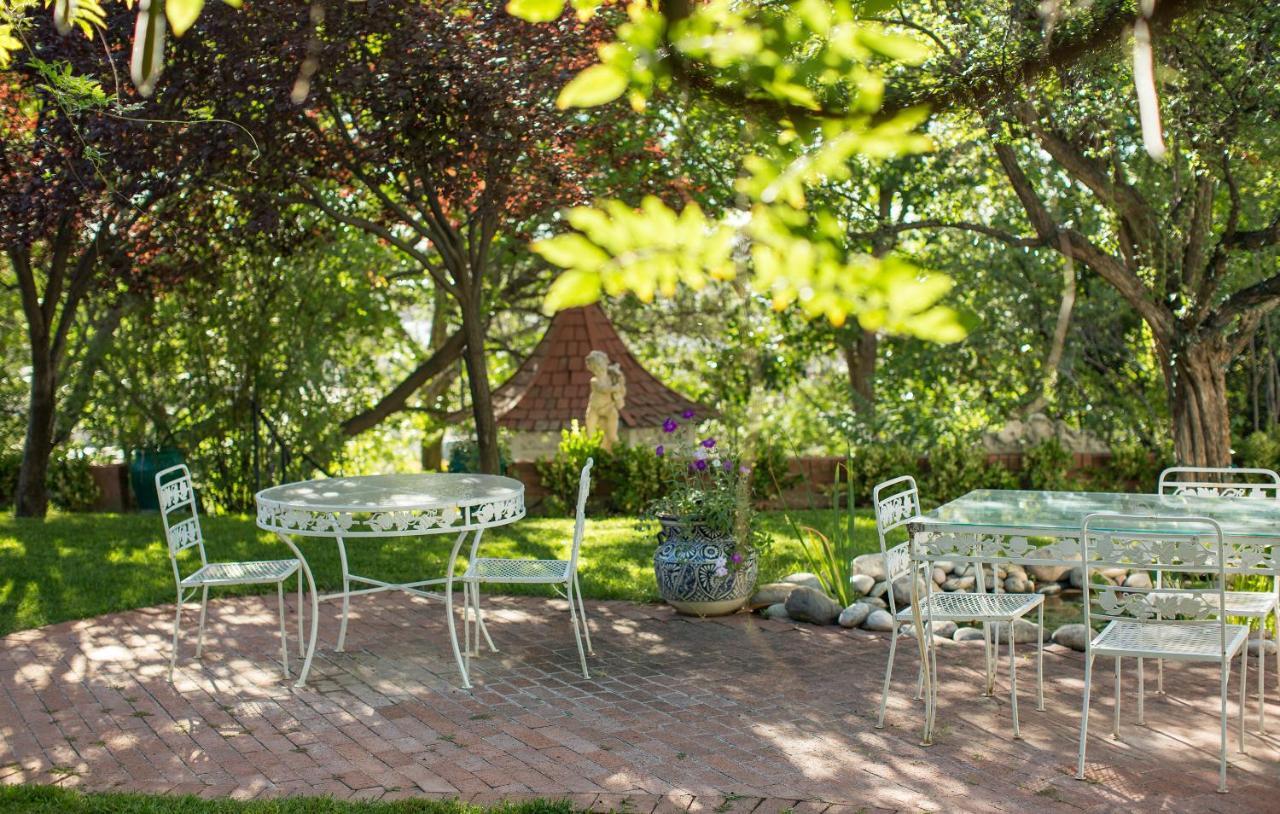 Casa Blanca Inn And Suites Фармингтън Екстериор снимка