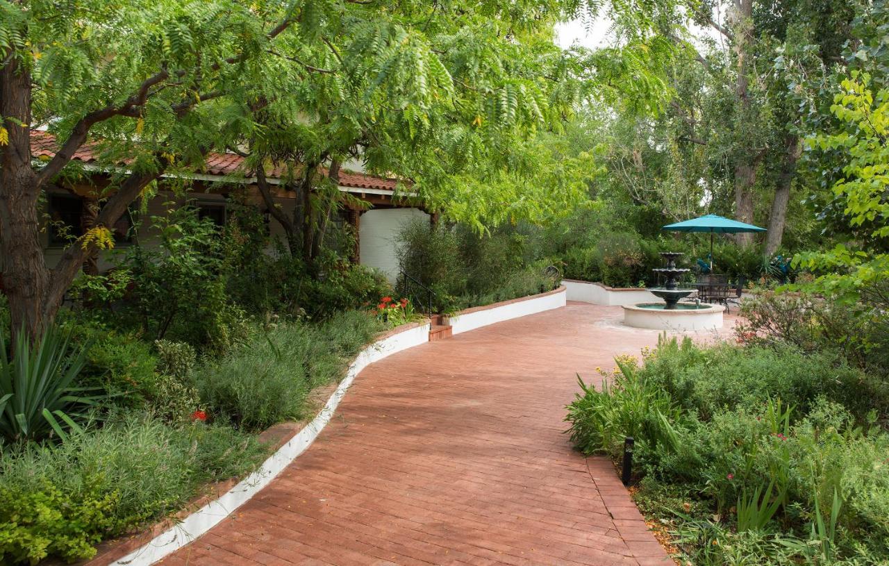 Casa Blanca Inn And Suites Фармингтън Екстериор снимка