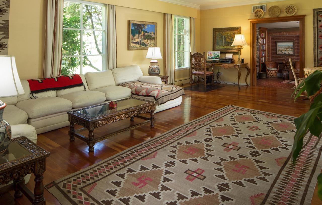Casa Blanca Inn And Suites Фармингтън Екстериор снимка