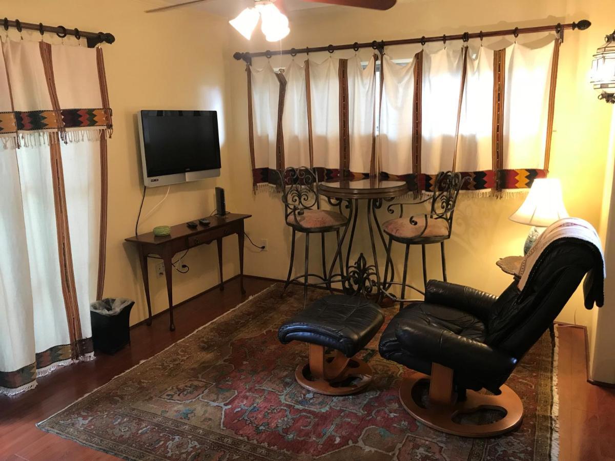 Casa Blanca Inn And Suites Фармингтън Екстериор снимка