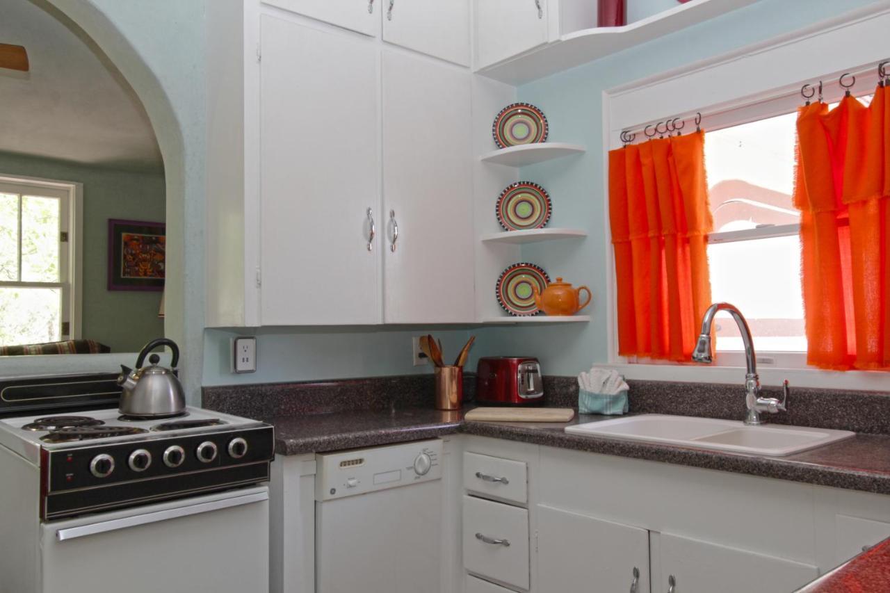 Casa Blanca Inn And Suites Фармингтън Екстериор снимка
